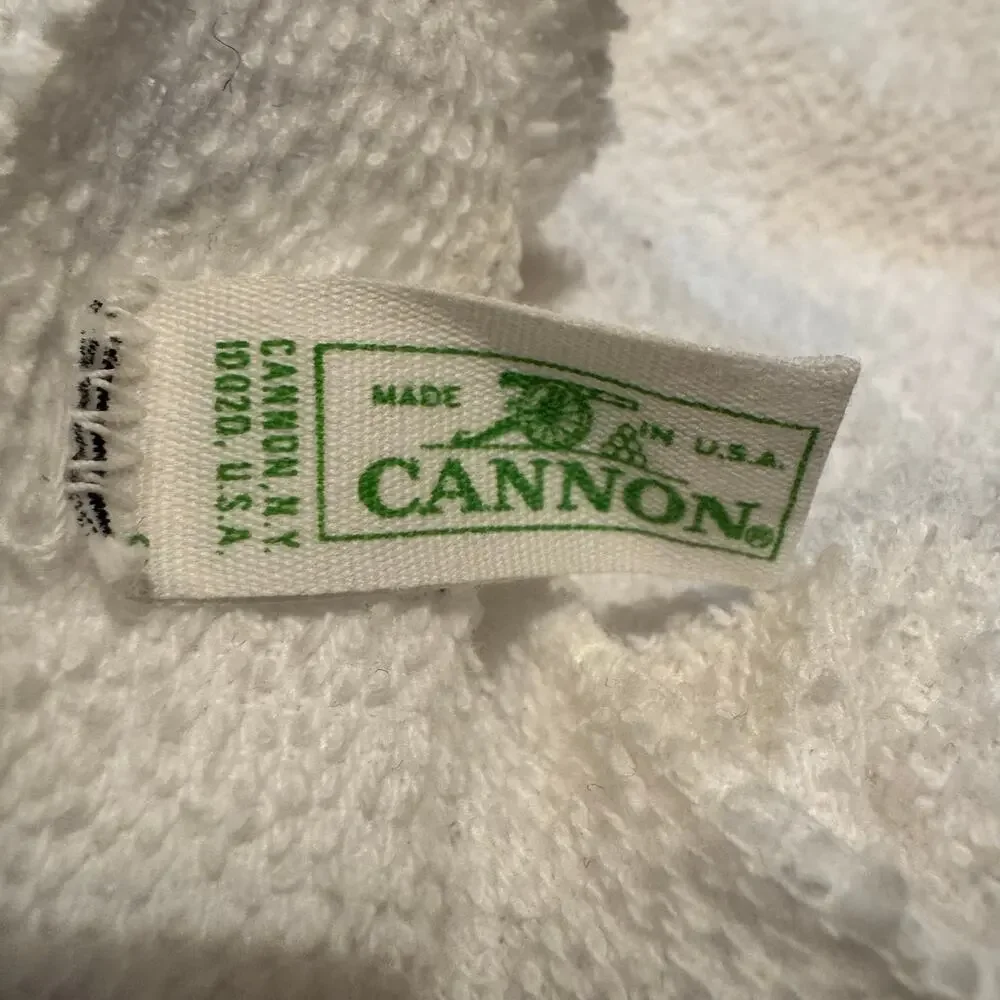 1980's Cannon Made in USA 100% Cotton Walt Disney World Cinderella Castle Towel